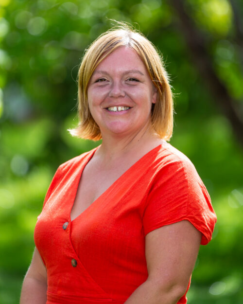 gemma-little-oak-vineyard-manager gemma-little-oak-vineyard-manager